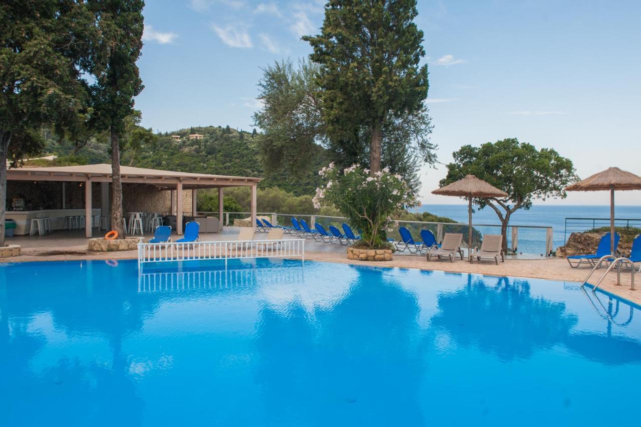 Aqua Blue Hotel 4*